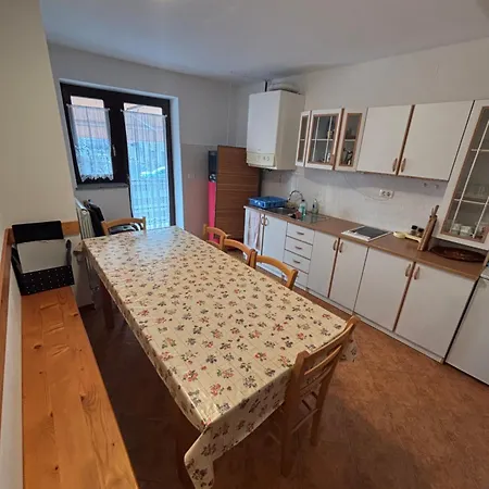 Hisa Vanda Apartment
