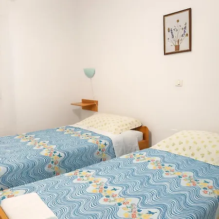Hisa Vanda Dobrovo