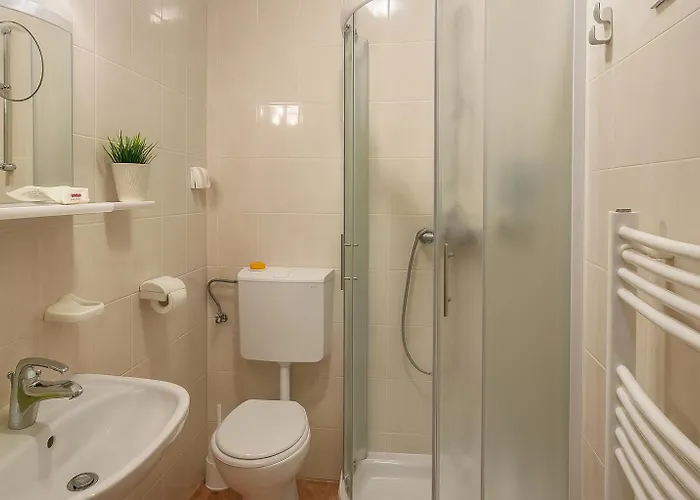 Hisa Vanda * דוברובו